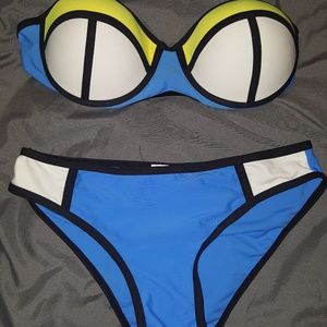 Color blocked bikini